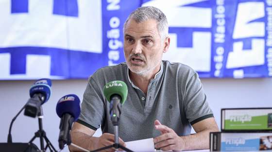 O secretário-geral adjunto da FENPROF, Francisco Gonçalves, fala numa conferência de imprensa sobre o Programa do Governo e medidas dirigidas à Educação e aos Professores, na sede da FENPROF, em Lisboa, 12 de abril de 2024. FILIPE AMORIM/LUSA