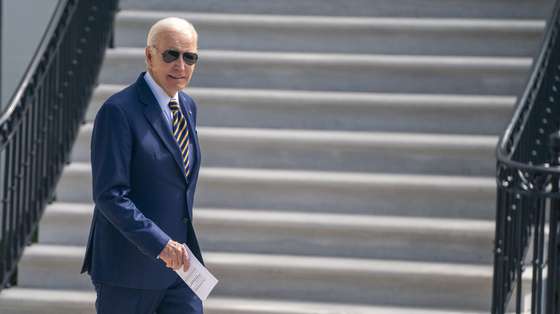 epa10801512 US President Joe Biden walks to board Marine One on the South Lawn of the White House in Washington, DC, USA, 15 August 2023. President Biden is departing for Milwuakee where he will deliver a speech on his administrations economic policy program known as Bidenomics.  EPA/SHAWN THEW