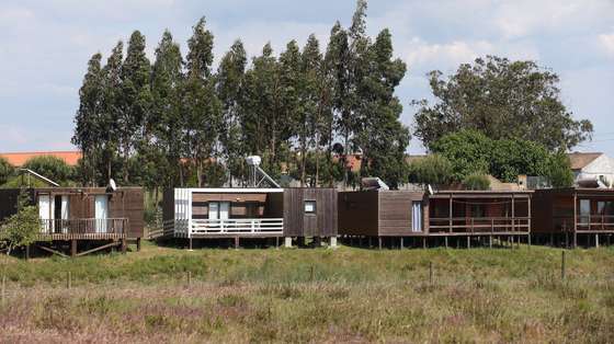 Casas no Zmar Eco Experience, complexo turistico alvo de requisição civíl pelo Governo para acolher pessoas que necessitem de isolamento profilático devido à covid-19, Odemira, 03 de maio de 2021. NUNO VEIGA/LUSA
