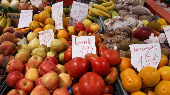 Uma banca de fruta no Mercado municipal de Viseu, em Viseu, 24 de setembro de 2022. PAULO NOVAIS/LUSA