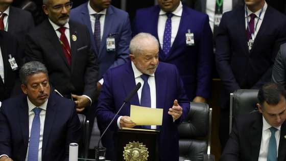 epa10385715 Brazil President Luiz Inacio Lula da Silva (C) delivers a speech before Parliament during his inauguration in Brasilia, Brazil, 01 January 2023. Lula was sworn in for his third term as President of Brazil after winning the October 2022 general elections.  EPA/Jarbas Oliveria