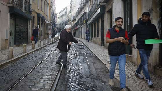 Reportagem no Martim Moniz sobre a presença de imigrantes, no âmbito da manifestação anti-islâmica marcada para o dia 03 de fevereiro, em Lisboa, 26 de janeiro de 2024. (ACOMPANHA TEXTO DE 28 DE JANEIRO DE 2024). ANTÓNIO PEDRO SANTOS/LUSA