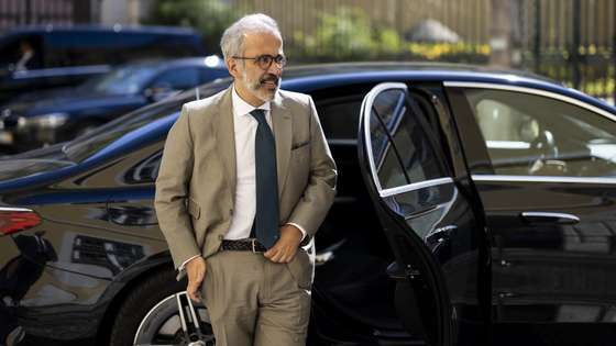 O ministro dos Negócios Estrangeiros, Paulo Rangel, à chegada para uma visita a sede da Comunidade dos Países de Língua Portuguesa (CPLP), em Lisboa, 03 de julho de 2026. JOSÉ SENA GOULÃO/LUSA
