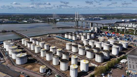 epaselect epa12889044 An image made with a drone shows oil gas and fuel storage units at the Navigator Terminal in Grays, Britain, 14 April 2026. Oil prices have risen above 100 US dollars a barrel again as the US Navy begins a blockade of the Strait of Hormuz following the collapse of ceasefire negotiations between Iran and the United States. Meanwhile, leasing of electric vehicles has surged across Europe amid rising petrol prices linked to the Iran war.  EPA/NEIL HALL