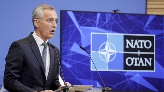 epa09780513 NATO Secretary General Jens Stoltenberg addresses a press conference after an extraordinary meeting of the North Atlantic Council (NAC) following Russia's aggression against Ukraine, in Brussels, Belgium, 24 February 2022. NATO Secretary General Stoltenberg said that he 'strongly condemned Russia's reckless and unprovoked attack on Ukraine,' which puts at risk countless civilian lives.  EPA/STEPHANIE LECOCQ