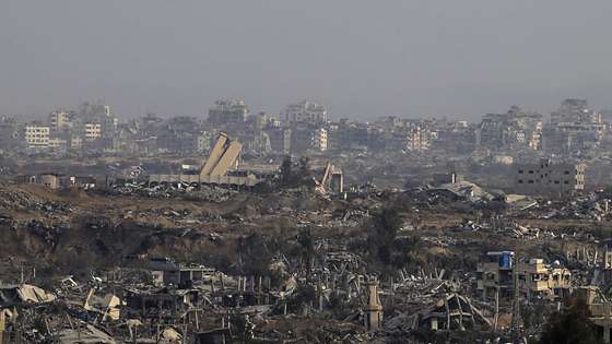 epaselect epa11761840 Destruction in the northern Gaza Strip (rear) as seen from Al Nuseirat refugee camp, central Gaza Strip, 07 December 2024. More than 45,000 Palestinians and over 1,400 Israelis have been killed, according to the Palestinian Health Ministry and the Israeli Army, since Hamas militants launched an attack against Israel from the Gaza Strip on 07 October 2023, and the Israeli operations in Gaza and the West Bank which followed it.  EPA/MOHAMMED SABER