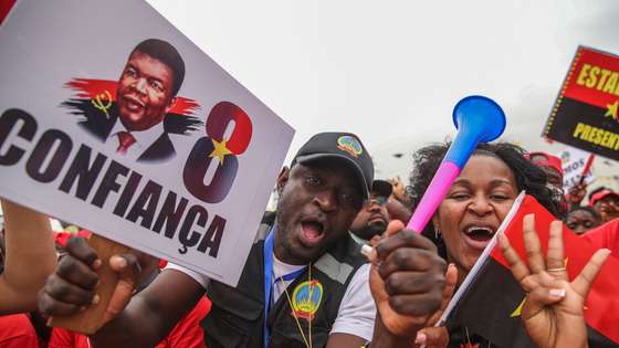 People's Movement for the Liberation of Angola - Labour Party (MPLA) presidential candidate João Lourenço supporters shout slogans during a political rally in Luanda, Angola, 20 August 2022. Angola will hold general elections on August 24, which will define the composition of parliament and the names of the President and Vice President of the Republic. PAULO NOVAIS/LUSA