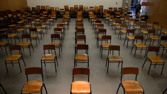 Uma aplicação para telemóvel, tapetes higienizados, intervalos de meia hora e uma sala de aula por turma são medidas de combate à covid-19 na Escola Básica e Secundária de Canelas (Gaia/Porto) para o ano letivo que arranca na próxima semana, Vila Nova de Gaia, 10 de setembro de 2020. (ACOMPANHA TEXTO DE 11/09/2020) JOSÉ COELHO/LUSA