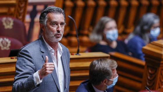 O deputado da Iniciativa Liberal, João Cotrim de Figueiredo, intervém durante o debate sobre política geral, na Assembleia da República, em Lisboa, 07 de outubro de 2021. ANTÓNIO COTRIM/LUSA