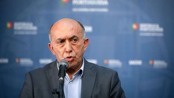 Jorge Pires do PCP  fala aos jornalistas após a XIII Sessão de apresentação sobre a “Situação Epidemiológica da COVID-19 em Portugal” no Infarmed, em Lisboa, 03 dezembro de 2020. ANDRÉ KOSTERS/LUSA