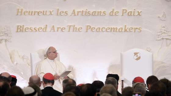 epa12560235 Pope Leo XIV, accompanied by Lebanese President Joseph Aoun (not pictured), attends a meeting with authorities, civil society, and the diplomatic corps at the Presidential Palace in Beirut, Lebanon, 30 November 2025. Pope Leo XIV is on his first apostolic visit outside Italy since his election as pontiff. He visited Turkey from 27 November and continues his journey to Lebanon from 30 November until 02 December.  EPA/ALESSANDRO DI MEO