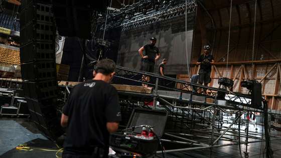 Montagem do Festival de música Super Bock Super Rock, que estava previsto decorrer no Meco, mas teve que ser mudado para o Meo Arena no Parque das Nações, devido à vaga de calor que assola o país. Lisboa, 13 de Julho de 2022. FILIPE AMORIM/OBSERVADOR