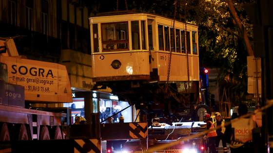 Retirada da carruagem do elevador da Glória 5-09-2025