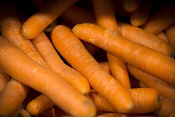 This picture taken on May 9, 2014 shows carrots on a supermarket display in Paris, France. AFP PHOTO /JOEL SAGET (Photo credit should read JOEL SAGET/AFP/Getty Images)