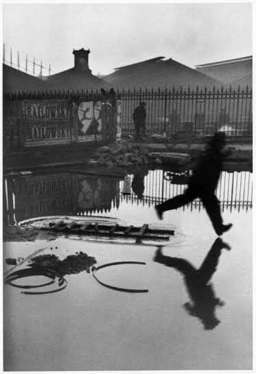 [imagem 7] DerriÃ¨re la gare Saint-Lazare, Paris, 1932