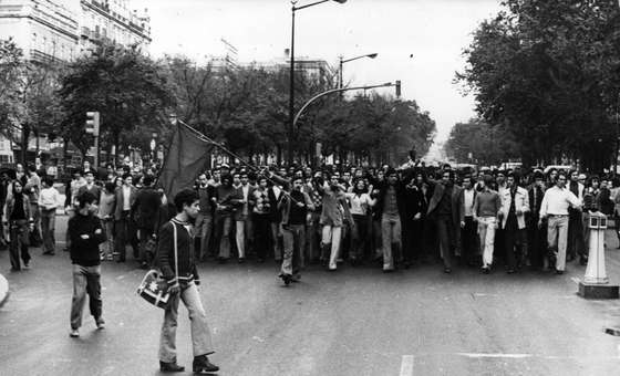 1st May 1974: Jubilant Portuguese marching down the centre of Lisbon chanting 'long Live Freedom' - 'Long Live the Army' after the military takeover and the promise of democracy by General Spinola's junta. (Photo by Keystone/Getty Images)
