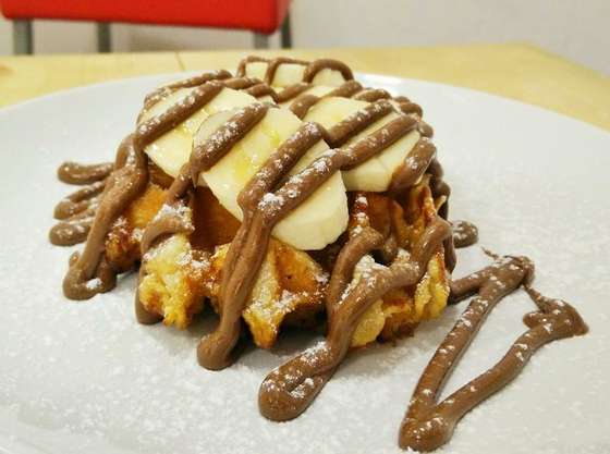 nutelleria-Waffle com Fruta e Nutella