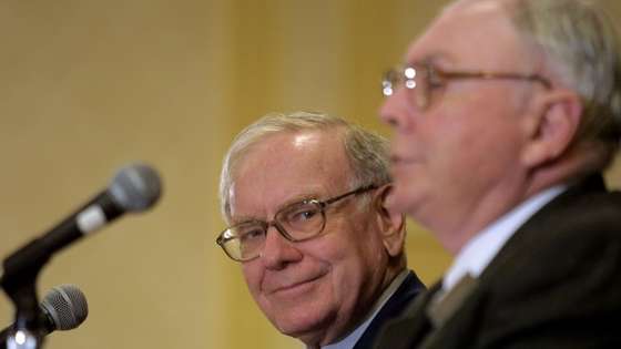 OMAHA, NEBRASKA - MAY 5: (FILE PHOTO) Warren Buffett (L) and Berkshire-Hathaway partner Charlie Munger address members of the press May 5, 2002 in Omaha, Nebraska. The Schwarzenegger for Governor campaign announced that Buffett will serve as Arnold Schwarzenegger's economic advisor in his California gubernatorial bid. Buffett is chairman of Berkshire Hathaway, an insurance and investment holding company. (Photo by Eric Francis/Getty Images)