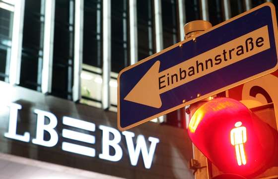 STUTTGART, GERMANY - NOVEMBER 21: A general view of the headquarters of the LBBW Landesbank Baaden-Wuerttemberg on November 21, 2008 in Stuttgart, Germany. The German state-owned bank Landesbank Baden-Wuerttemberg (LBBW) could receive state government loan guarantees of up to 5 billion Euro. (Photo by Thomas Niedermueller/Getty Images)