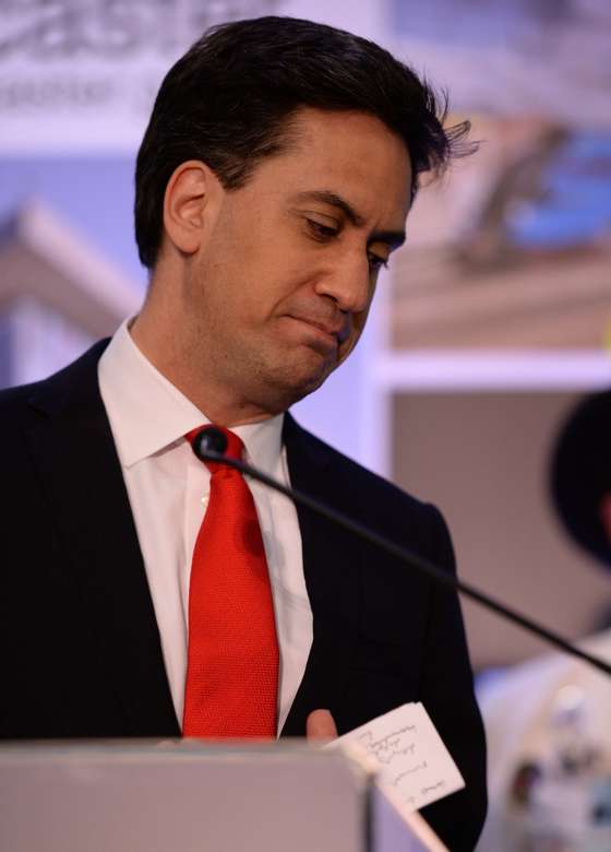 Ed Miliband Ã© lÃ­der do Partido Trabalhista desde 2010. Depois do desaire destas eleiÃ§Ãµes, demitiu-se. (OLI SCARFF/AFP/Getty Images)