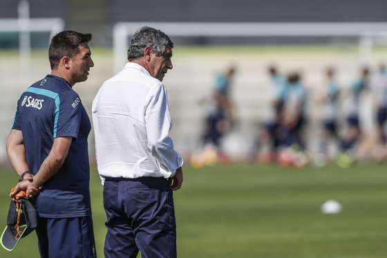 Rio Maior , 05/06/2015 - A SelecÃ§Ã£o Nacional Sub 21 treinou esta tarde no EstÃ¡dio Municipal de Rio Maior, continuando a preparaÃ§Ã£o para o Campeonato da Europa RepÃºblica Checa 2015. Rui Jorge; Fernando Santos ( Pedro Rocha / Global Imagens )