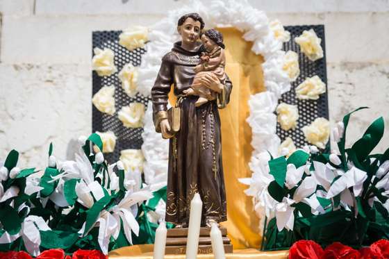altares de santo antonio, festas de lisboa, santos populares, 