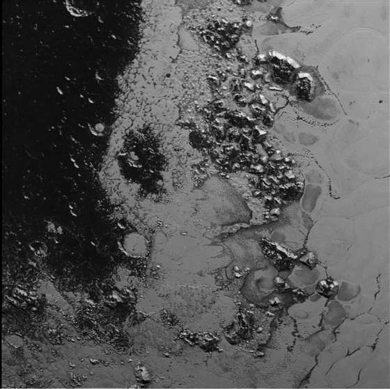 nh-pluto-mountain-range