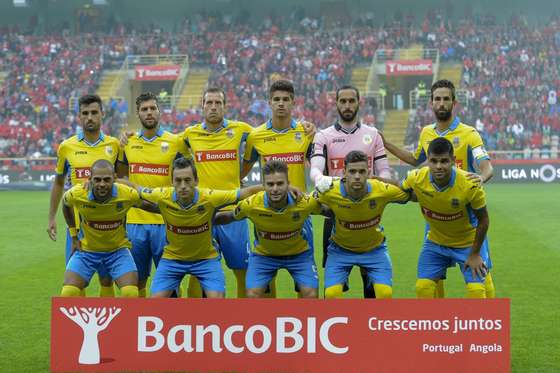 Aveiro, 18/08/2015 - O Futebol Clube de Arouca recebeu esta noite o Sport Lisboa e Benfica no EstÃ¡dio Municipal de Aveiro em jogo a contar para a 2Âº jornada da I Liga 2015/2016. 11 inicial do Arouca (FÃ¡bio PoÃ§o/Global Imagens)