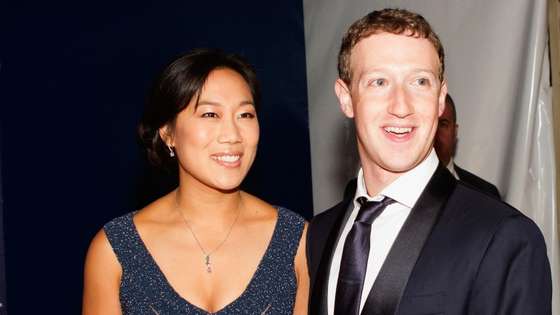 MOUNTAIN VIEW, CA - NOVEMBER 09: Breakthrough Prize Co-Founders Priscilla Chan and Mark Zuckerberg attend. the Breakthrough Prize Awards Ceremony Hosted By Seth MacFarlane at NASA Ames Research Center on November 9, 2014 in Mountain View, California. (Photo by Kimberly White/Getty Images for Breakthrough Prize)
