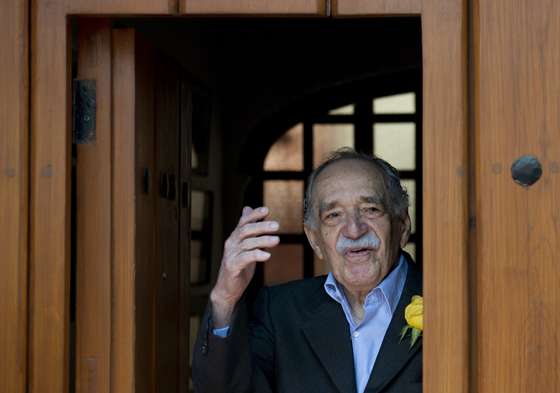 Nobel Literature prize-winning writer and journalist, Colombian Gabriel Garcia Marquez, waves while coming out from his house to meet the press during his 87th birthday, in Mexico City, on March 6, 2014. AFP PHOTO / Yuri CORTEZ (Photo credit should read YURI CORTEZ/AFP/Getty Images)