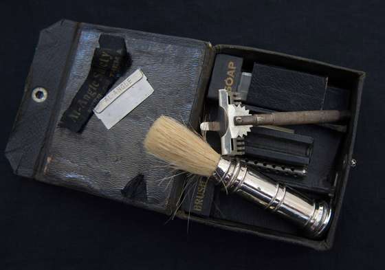 TO GO WITH Australia-history-WWI-Gallipoli-graves,FEATURE by Madeleine Coorey This photo taken on April 17, 2015 shows an army issued shaving kit owned by Australian Lance Corporal William Vernon Boase, who fought in the Gallipoli campaign in World War I with the 7th Australian Infantry Battalion, displayed at the home of his great nephew Allan Grant in Melbourne. It's been a century since William Boase was killed in World War I's disastrous Gallipoli campaign but the Australian soldier's family has never lost hope of giving him a proper burial. AFP PHOTO / Theo KARANIKOS (Photo credit should read THEO KARANIKOS/AFP/Getty Images)