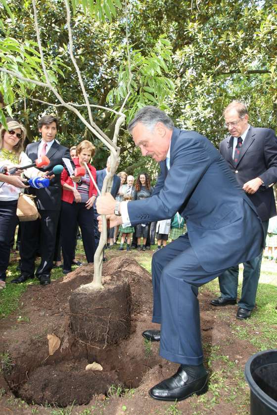 cavaco Silva visita Jardim Bot&Atilde;&cent;nico Tropical