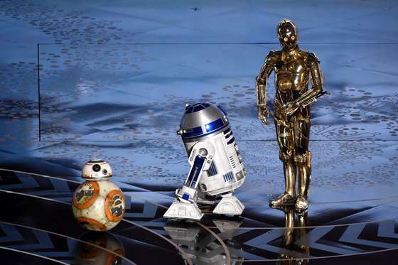 onstage during the 88th Annual Academy Awards at the Dolby Theatre on February 28, 2016 in Hollywood, California.