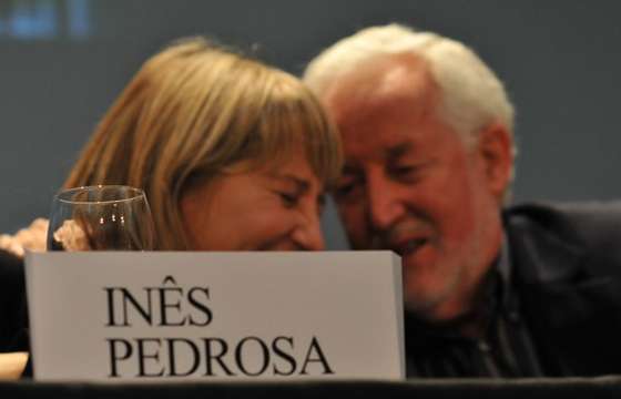 In&Atilde;&ordf;s Pedrosa, escritora e ex-directora da Casa Fernando Pessoa e Jos&Atilde;&copy; Carlos Vasconcelos dois ubiquos festivaleiros
