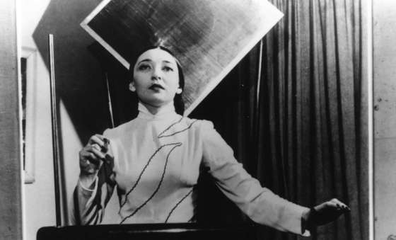 theremin_clara_rockmore