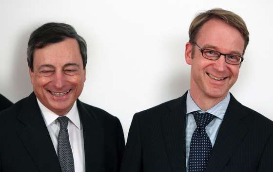 Mario Draghi, President of the European Central Bank, ECB (L), and Jens Weidmann, President of the Bundesbank are pictured during the awarding ceremony of the Generation Euro Student's Award in Frankfurt/Main, Germany, on April 17, 2013. AFP PHOTO / DANIEL ROLAND (Photo credit should read DANIEL ROLAND/AFP/Getty Images)