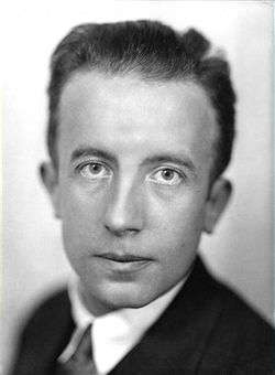 Paul_E&Igrave;luard_circa_1930
