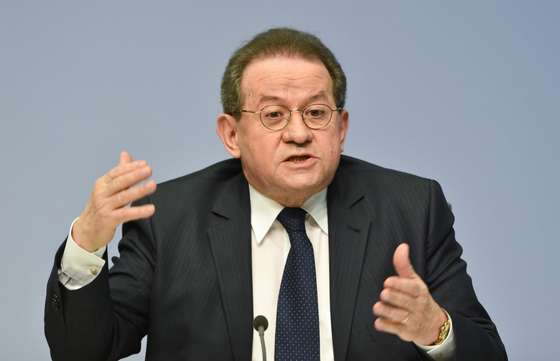 ECB cuts interest rate to historic low