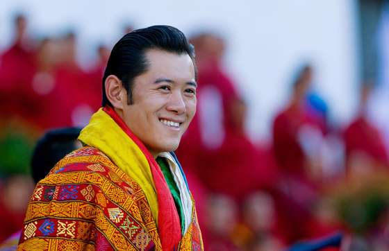 O rei do Nepal, Jigme Khesar Namgyel Wangchuck, tomou posse em 2008, depois de o pai ter abdicado do trono, ap&Atilde;&sup3;s tr&Atilde;&ordf;s d&Atilde;&copy;cadas de poder
