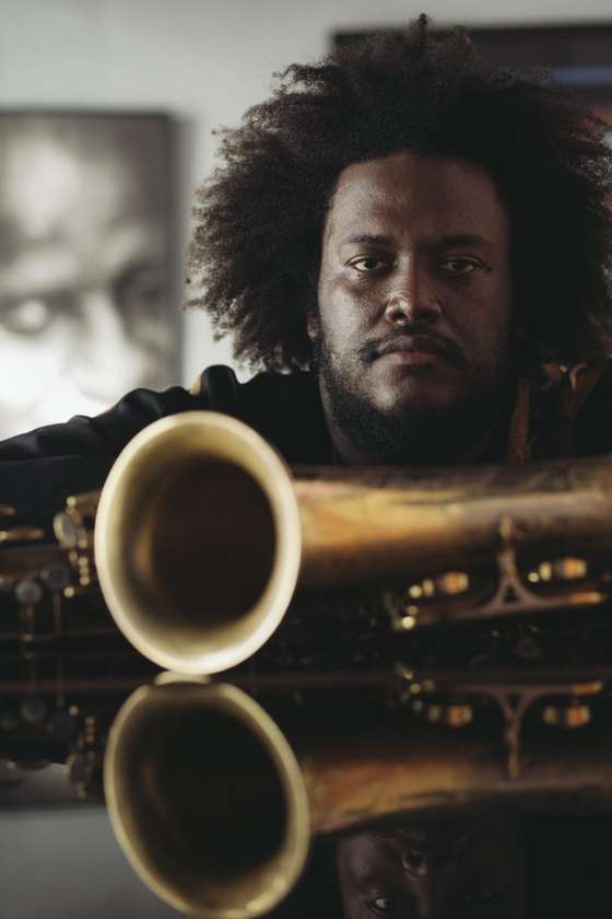 kamasi washingtin with sax