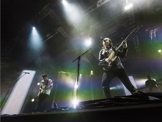 nos alive 2016, two door cinema club, 