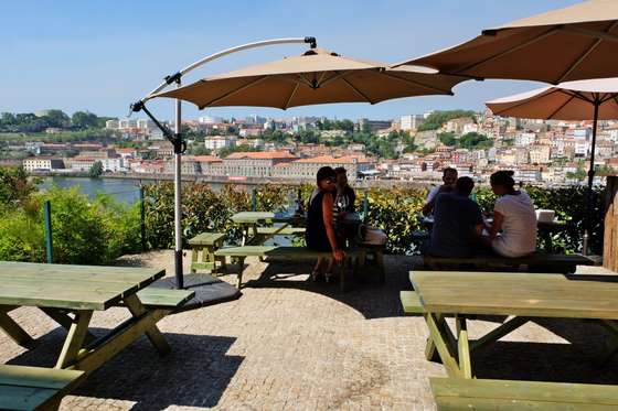 churchills caves Porto