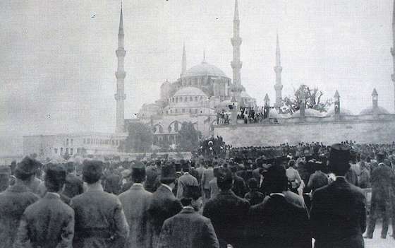 800px-SultanahmetMitingi