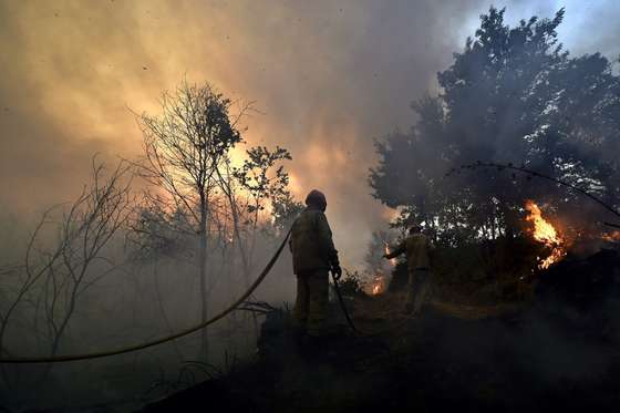 Portugal: Inc&Atilde;&ordf;ndio em Vila Nova, Viseu