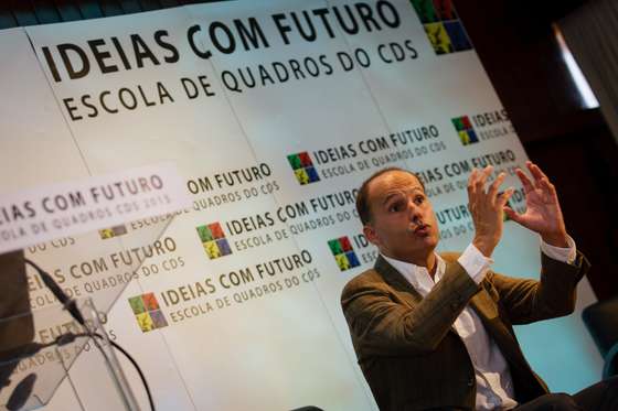 Esposende: Escola de Quadros do CDS-PP com a presen&Atilde;&sect;a de Pedro Mota Soares e Adolfo Mesquita Nunes.