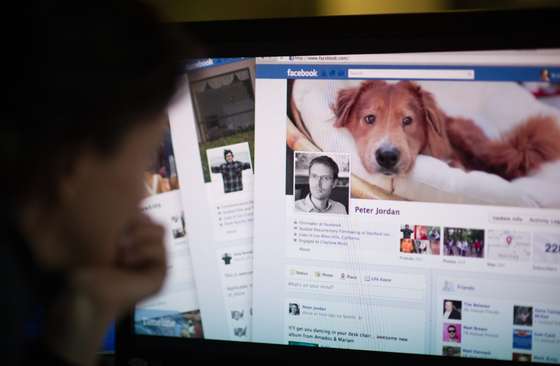 Durante o tempo de trabalho, limite tudo o que seja distrativo: telefonemas, conversas de chats, notifica&Atilde;&sect;&Atilde;&micro;es de redes sociais...(MLADEN ANTONOV/AFP/GettyImages)