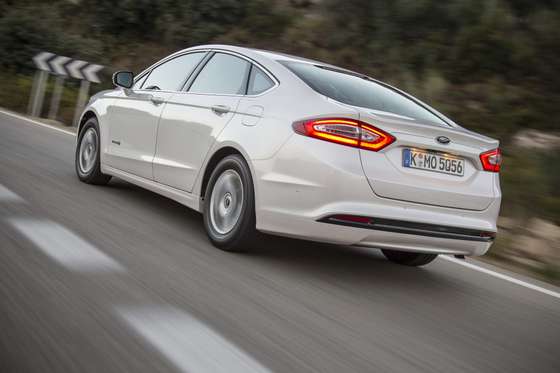 FordMondeo-Hybrid_09