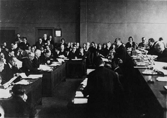 Sesi&Atilde;&sup3;nDeLaSociedadDeNacionesSobreManchuria1932.jpeg