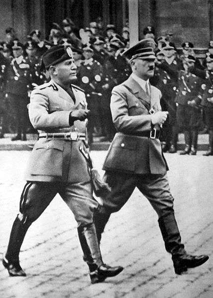 Mussolini_a_Hitler_-_Berl&Atilde;&shy;n_1937