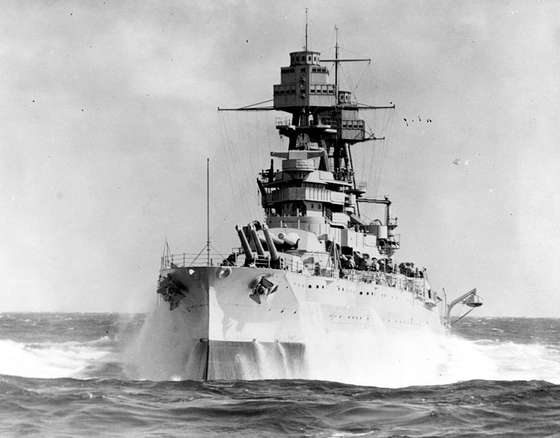 USS_Arizona_(BB-39)_-_80-G-463589
